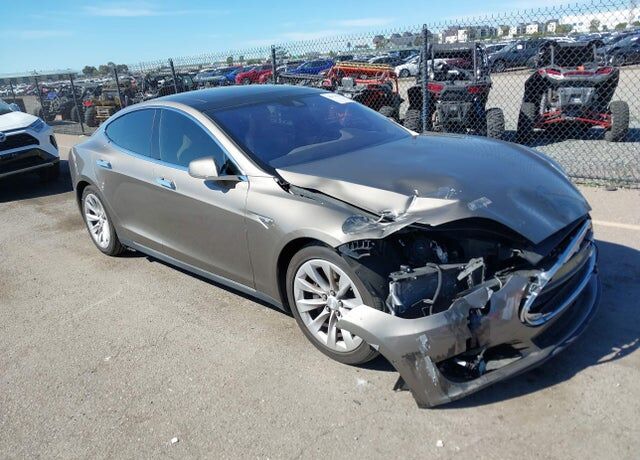 2016 TESLA Model S