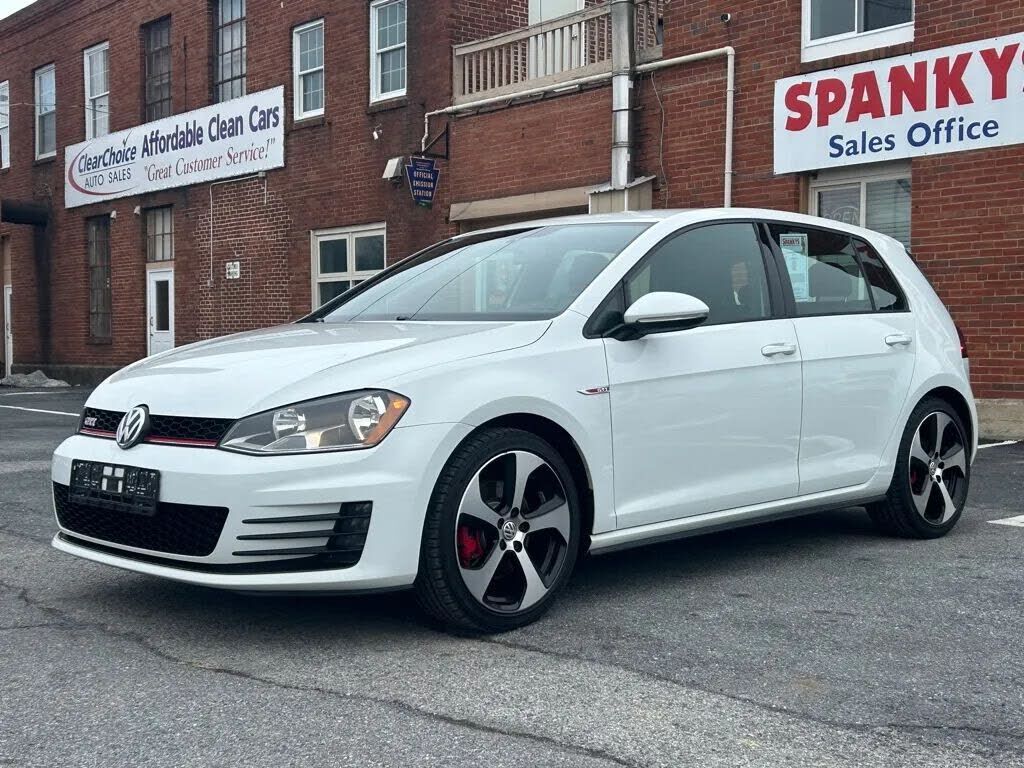 2017 VOLKSWAGEN Golf GTI