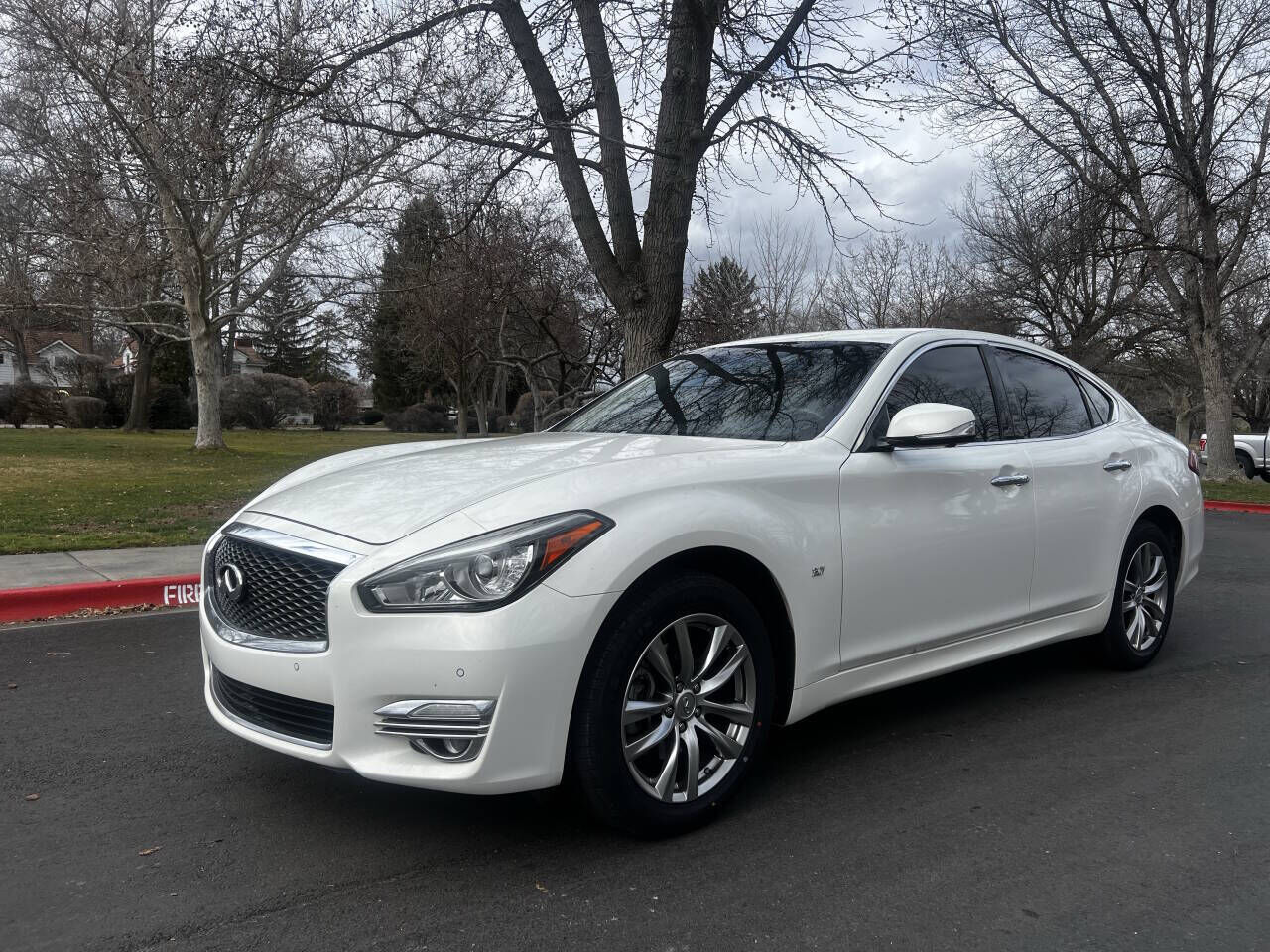 2015 INFINITI Q70
