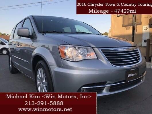 2016 CHRYSLER Town and Country
