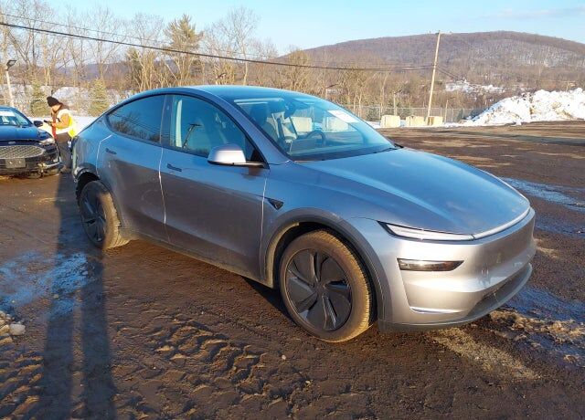 2026 TESLA Model Y