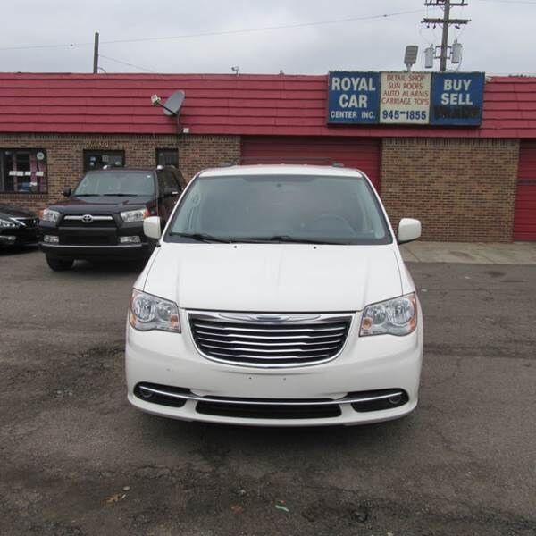 2013 CHRYSLER Town and Country