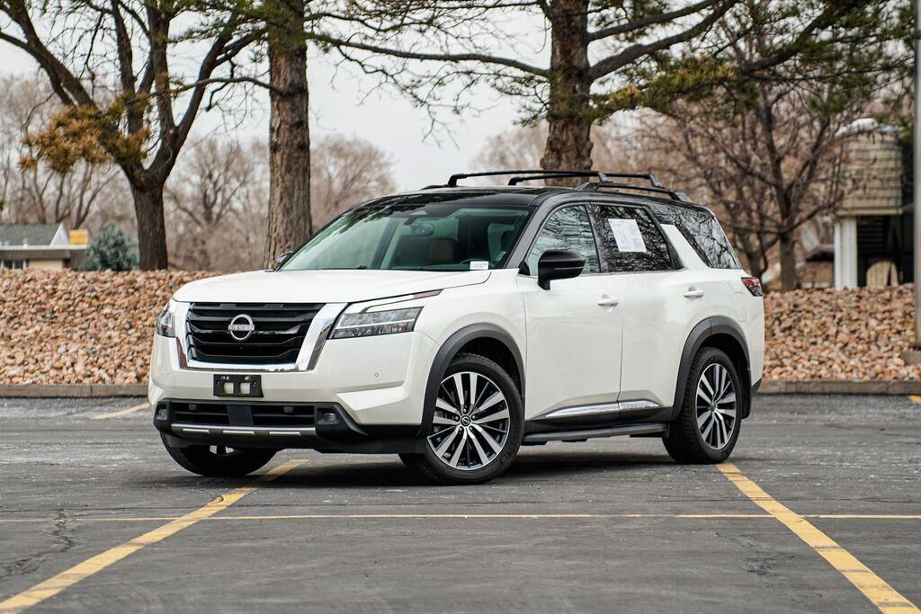 2022 NISSAN Pathfinder