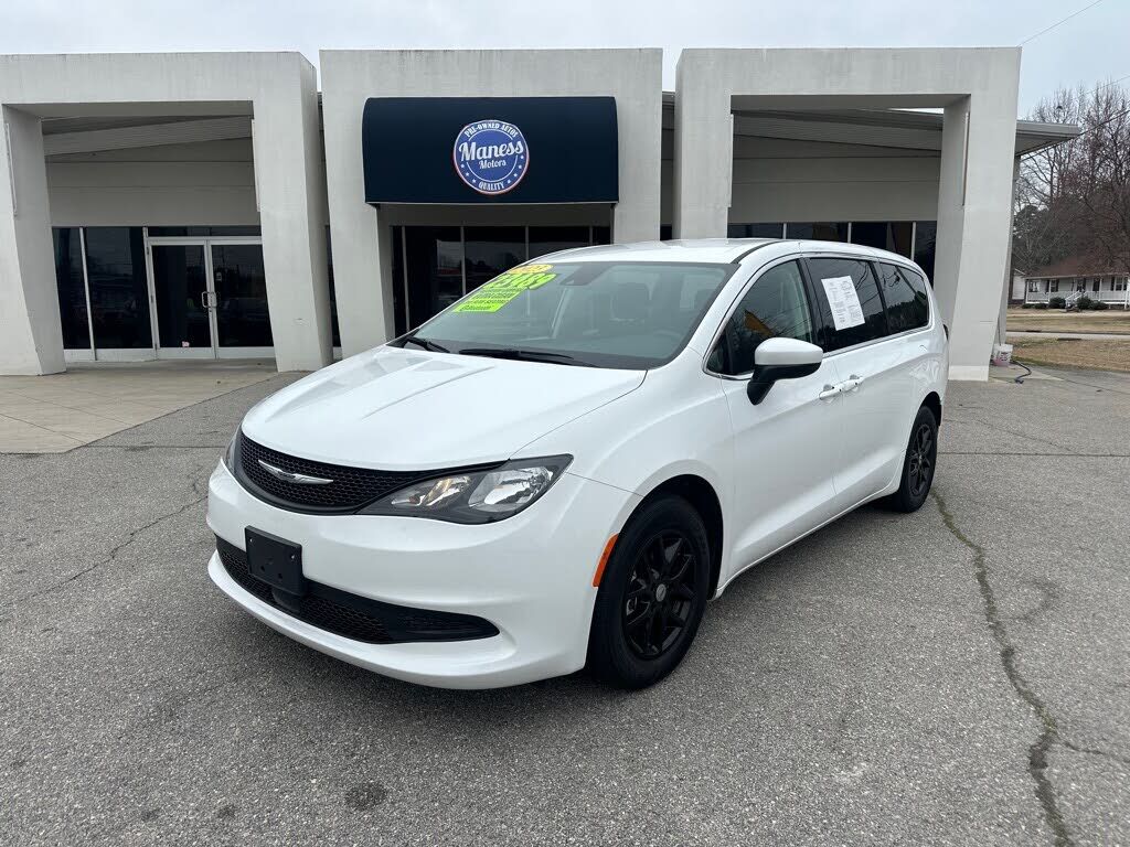 2023 CHRYSLER Voyager