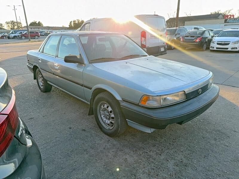 1990 TOYOTA Camry