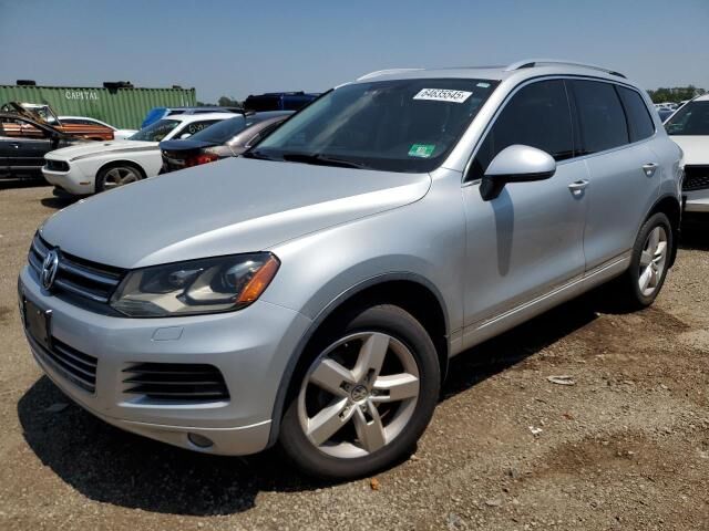2012 VOLKSWAGEN Touareg