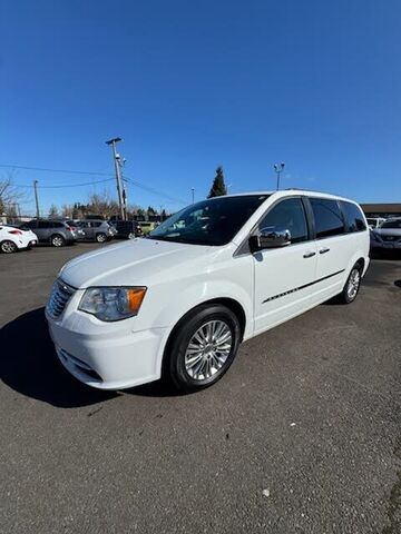 2015 CHRYSLER Town and Country