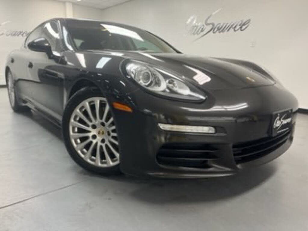 2016 PORSCHE Panamera
