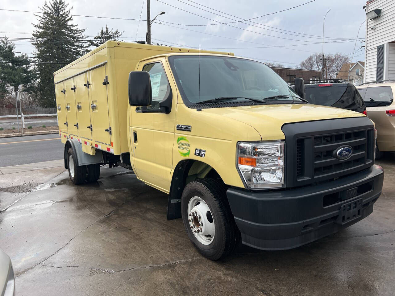 2022 FORD E-450