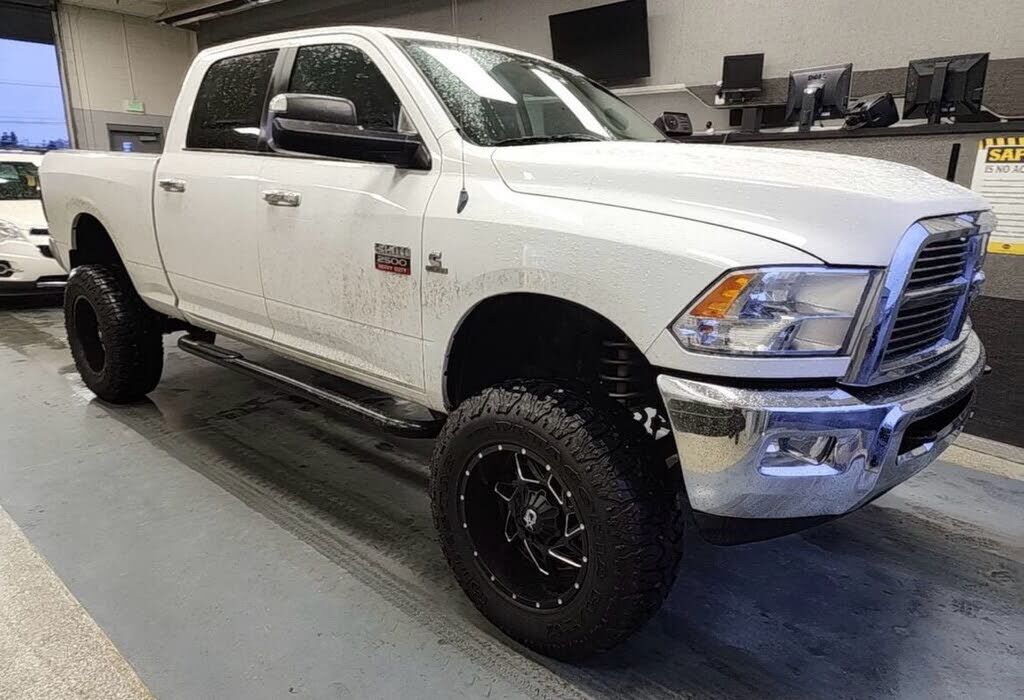 2011 DODGE Ram