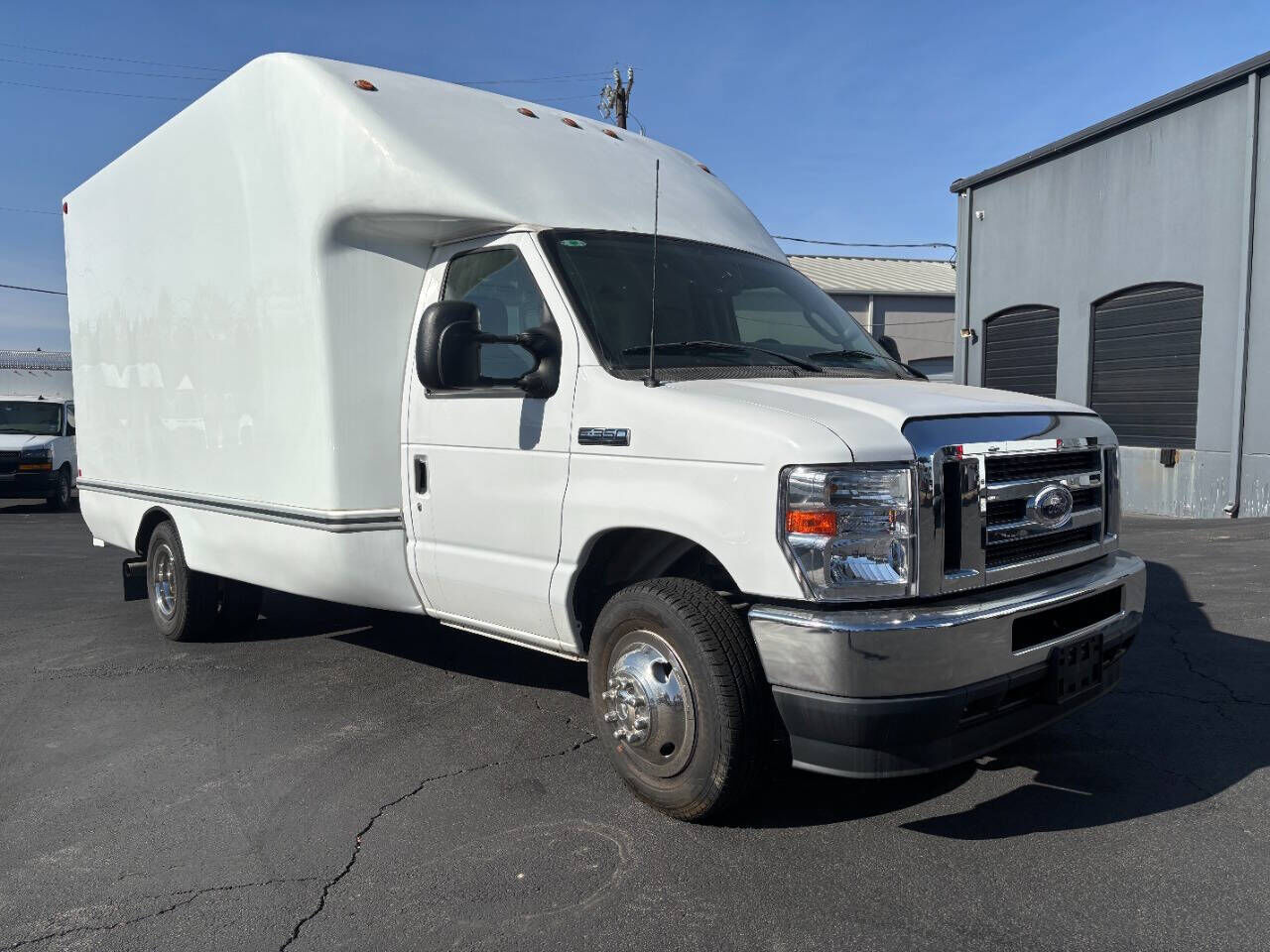 2023 FORD E-350