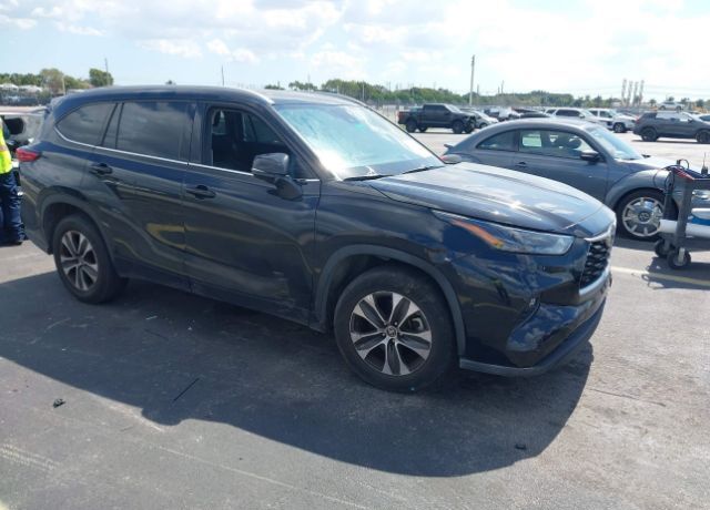 2022 TOYOTA Highlander