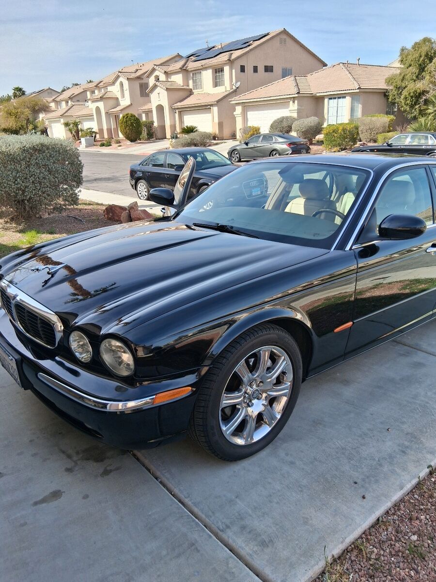 Jaguar XJ