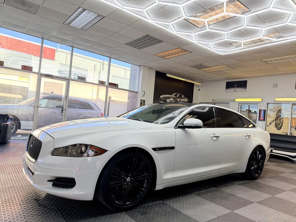 2012 JAGUAR XJ