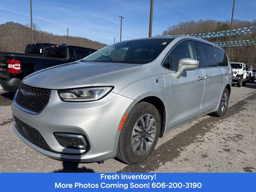 2022 CHRYSLER Pacifica
