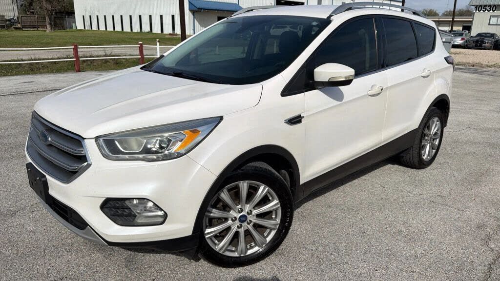 2017 FORD Escape