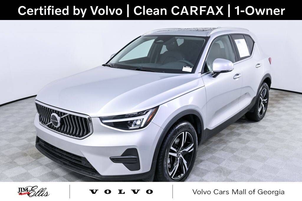2025 VOLVO XC40