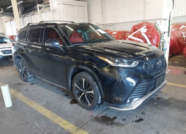 2021 TOYOTA Highlander
