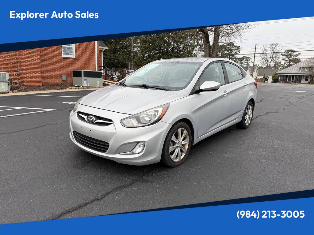 2013 HYUNDAI Accent