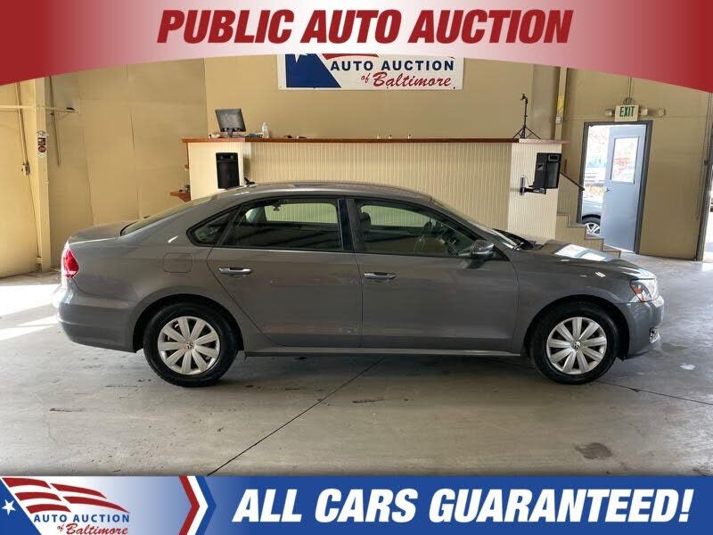 2013 VOLKSWAGEN Passat