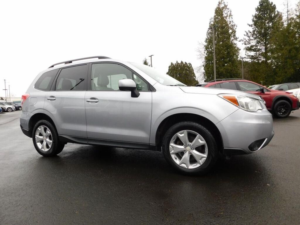 2016 SUBARU Forester