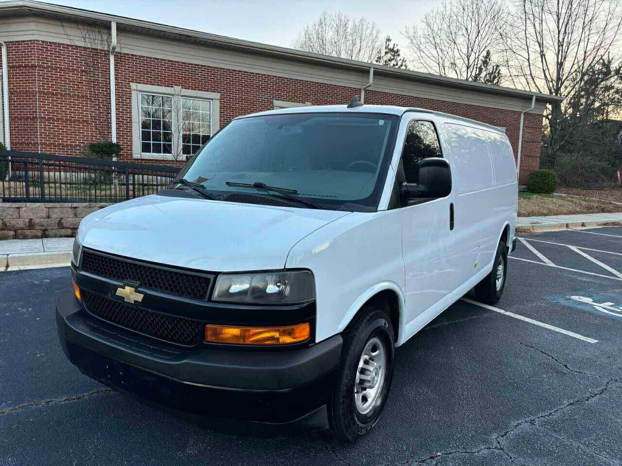 2020 CHEVROLET Express
