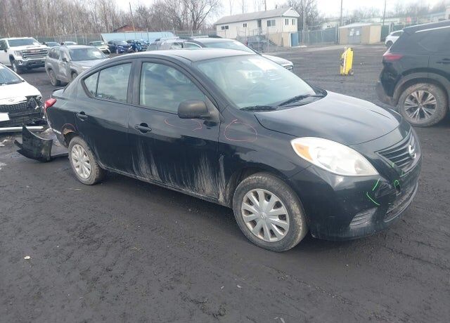 2013 NISSAN Versa