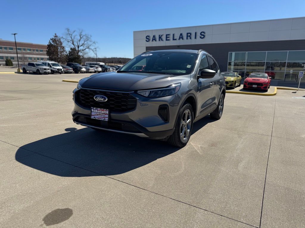 2025 FORD Escape