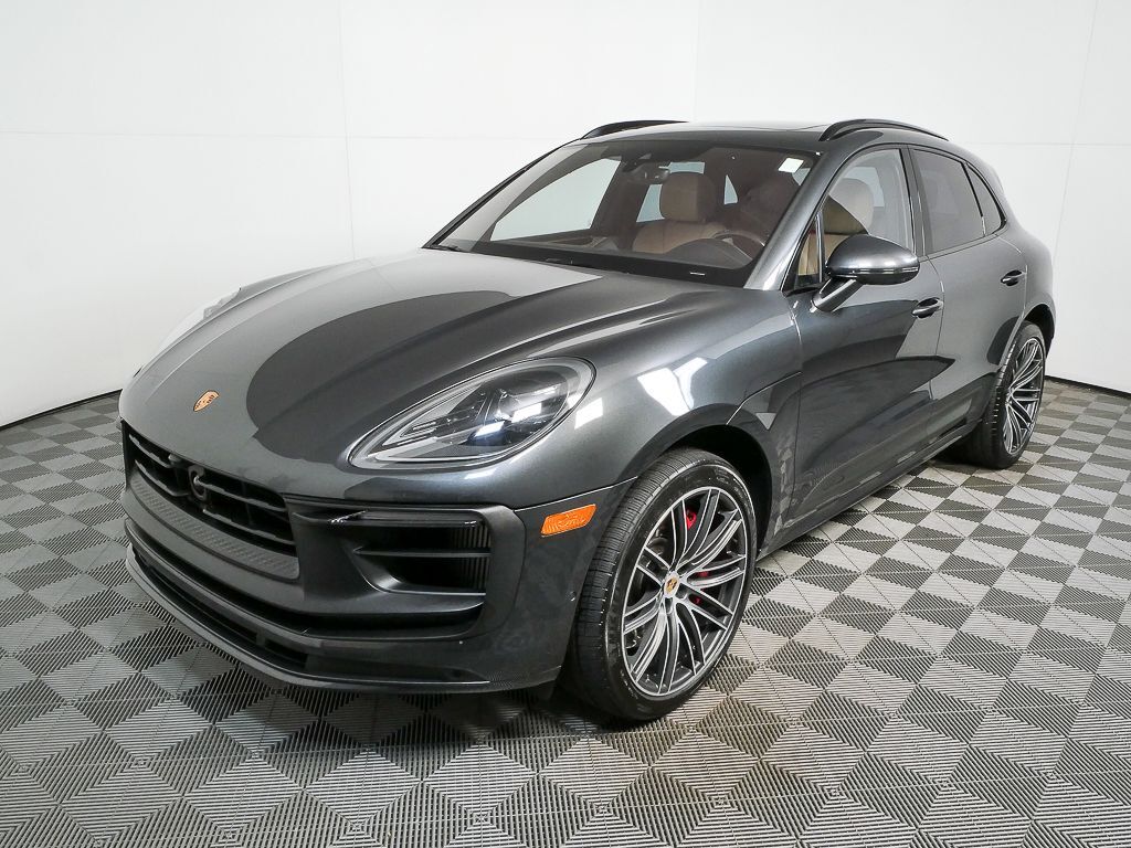 2025 PORSCHE Macan