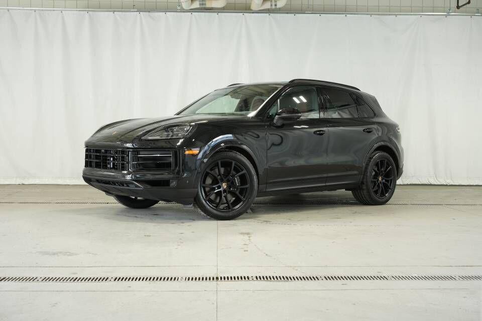 2025 PORSCHE Cayenne