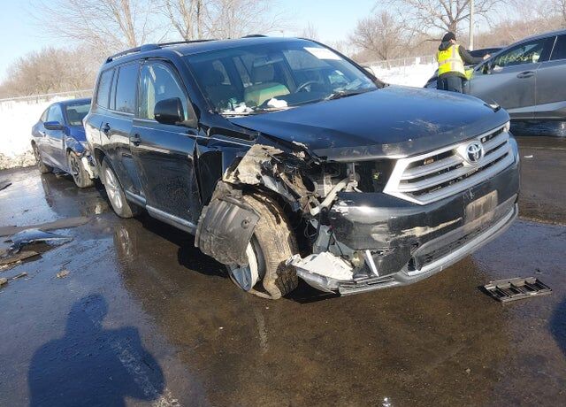 2013 TOYOTA Highlander