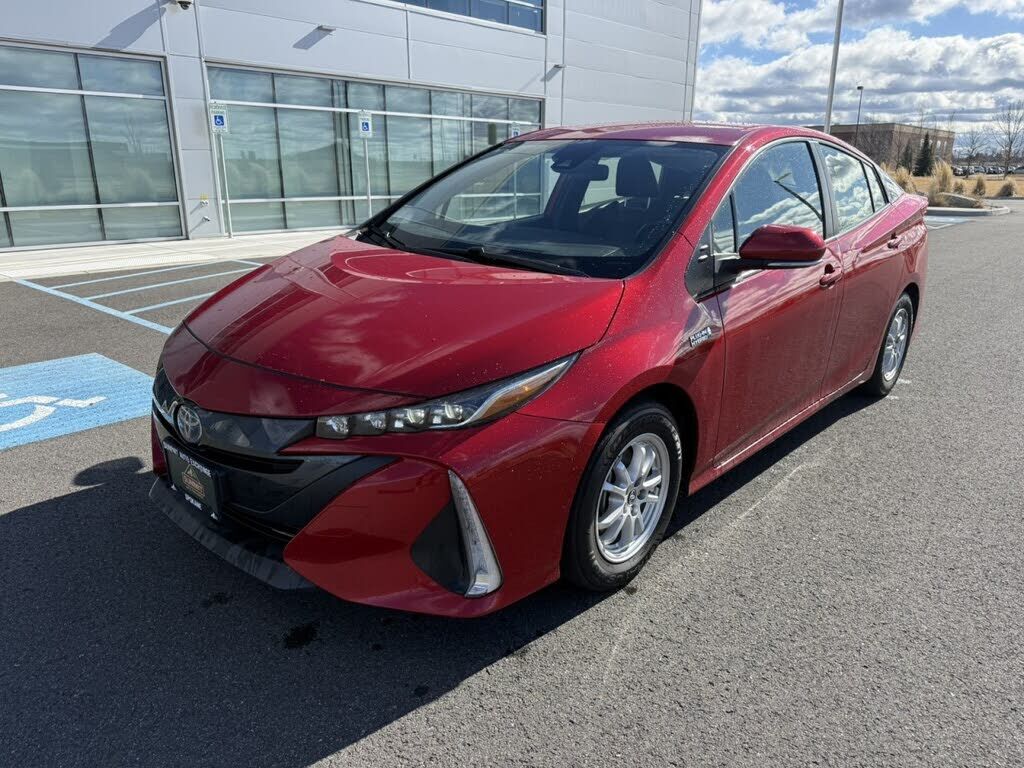 2021 TOYOTA Prius