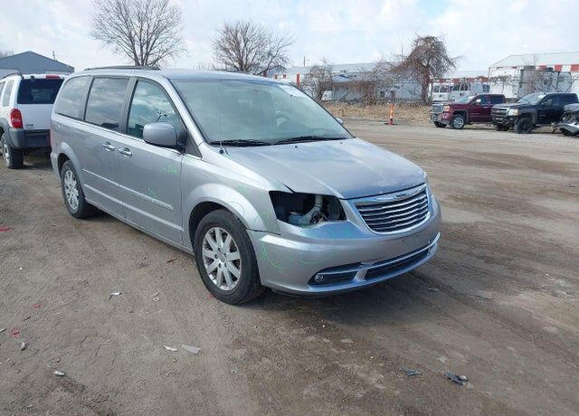 2016 CHRYSLER Town and Country