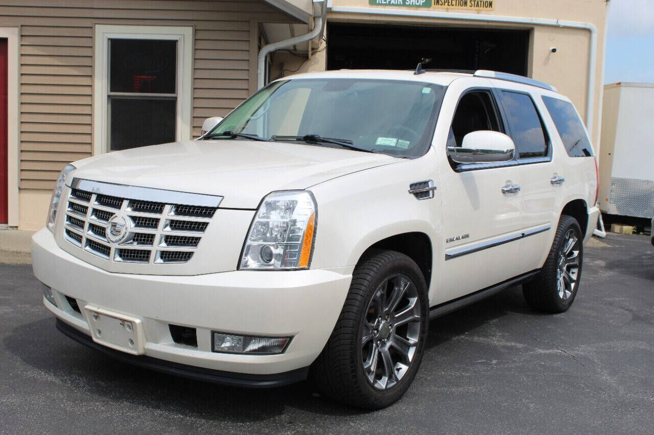 2011 CADILLAC Escalade
