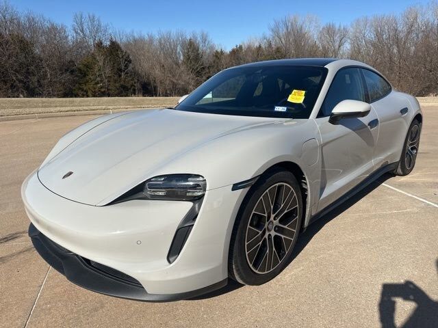 2022 PORSCHE Taycan