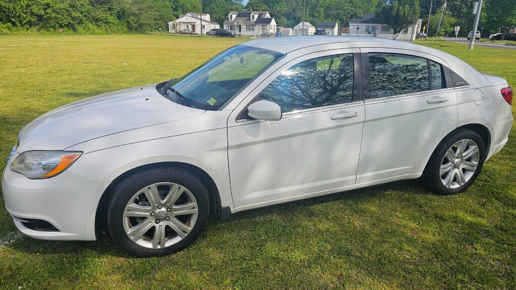 2013 CHRYSLER 200
