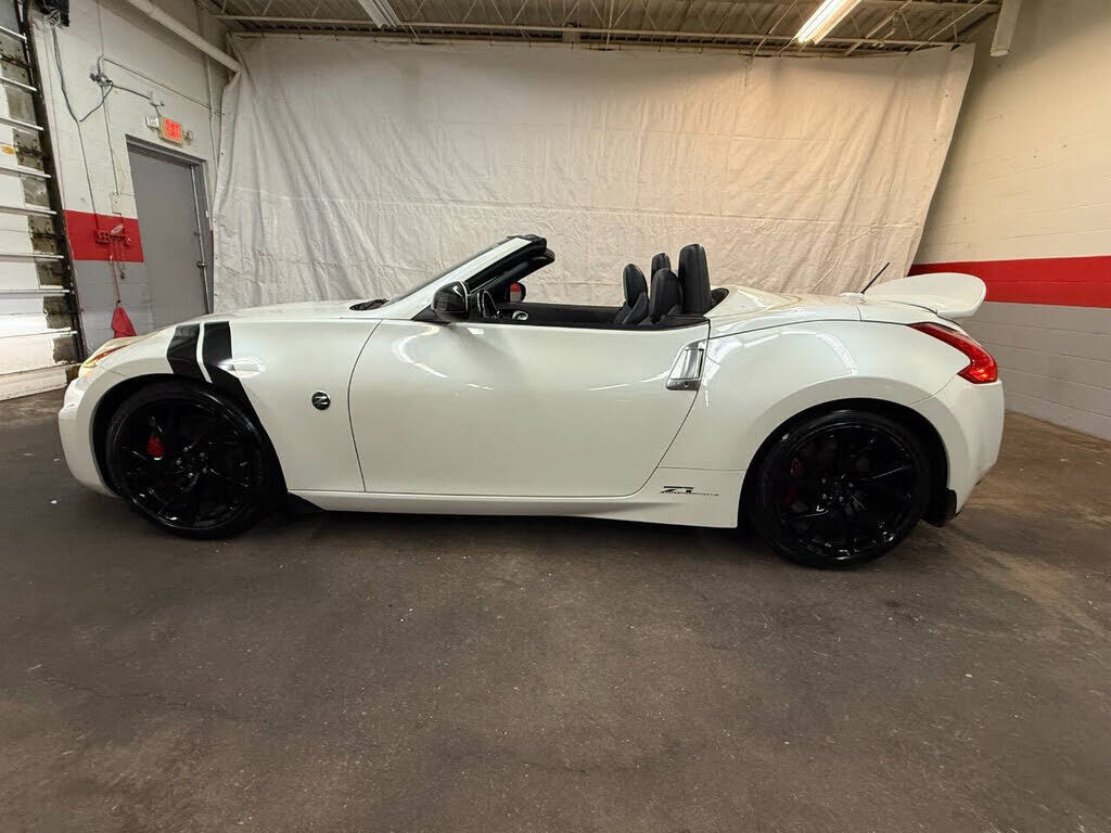 2014 NISSAN 370Z