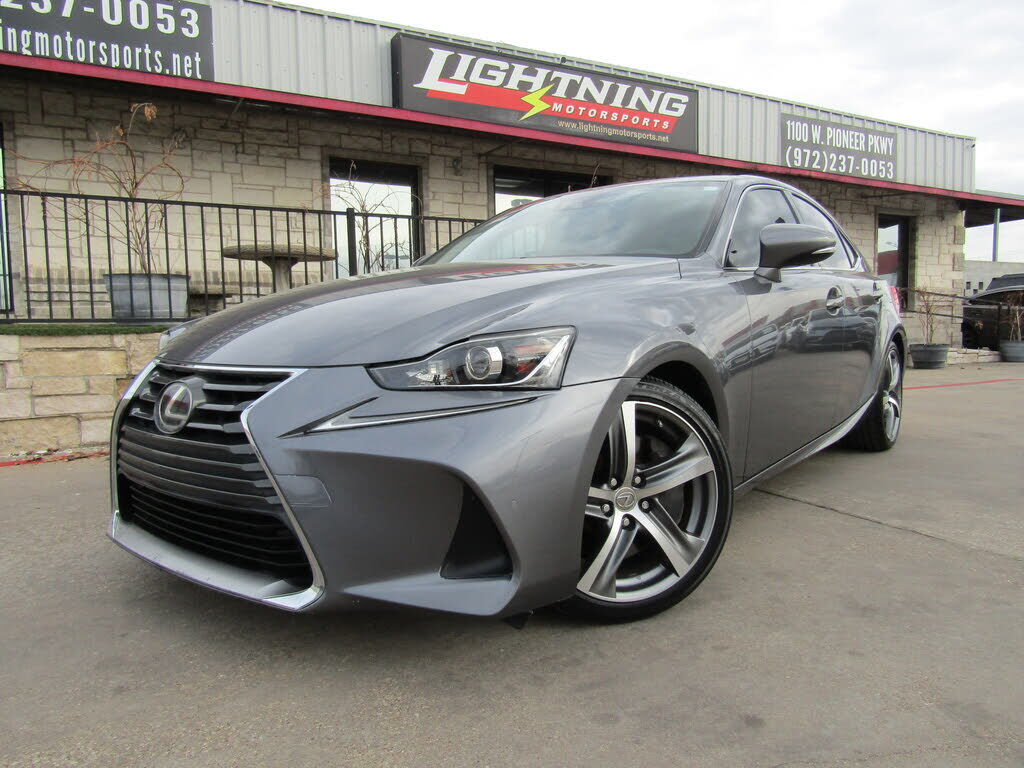 2017 LEXUS IS
