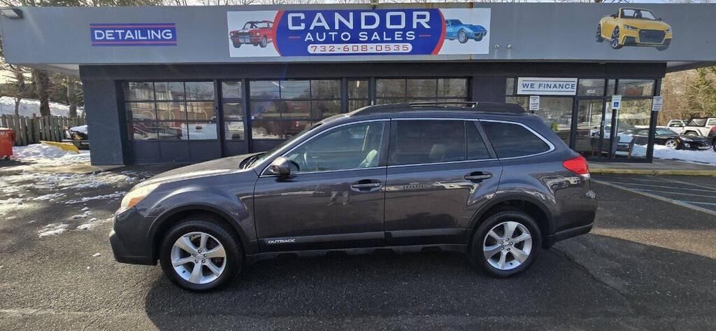 2013 SUBARU Outback