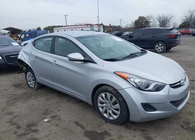 2012 HYUNDAI Elantra