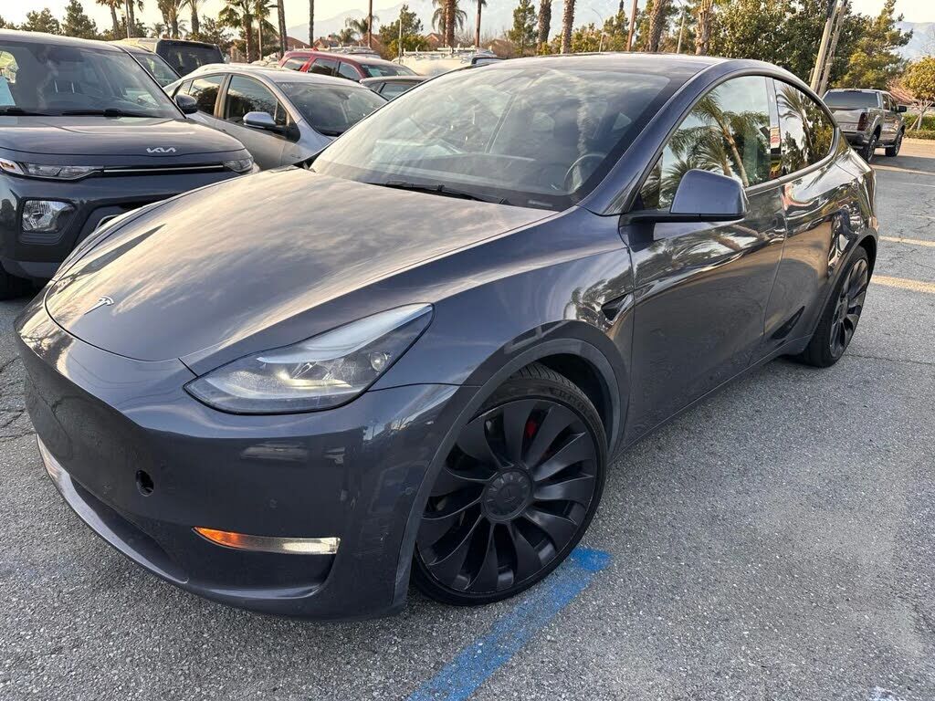 2022 TESLA Model Y