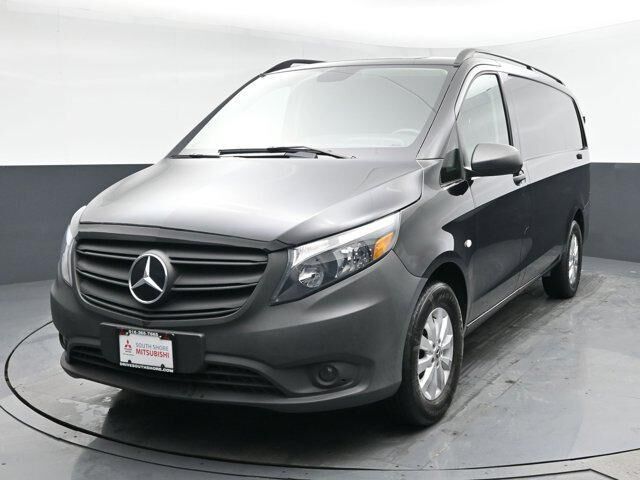 2022 MERCEDES-BENZ METRIS
