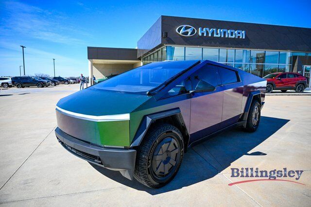 2024 TESLA Cybertruck