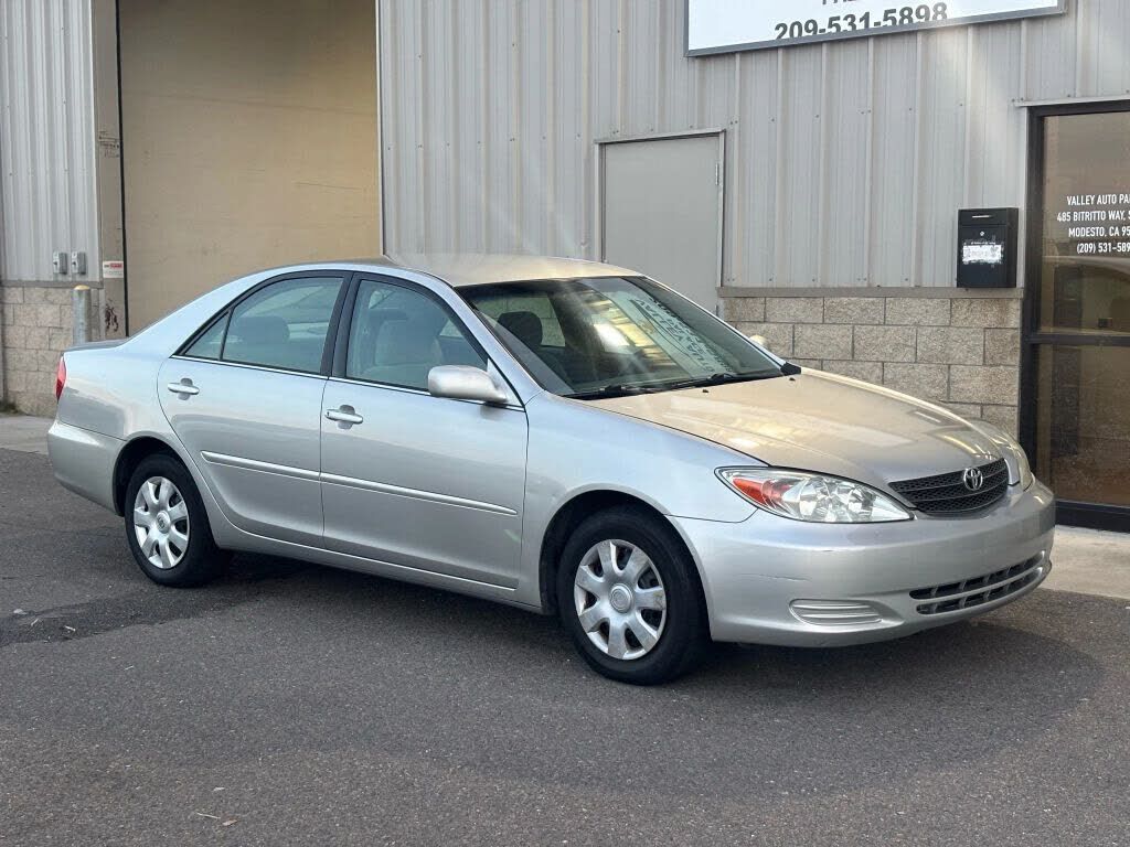 2004 TOYOTA Camry