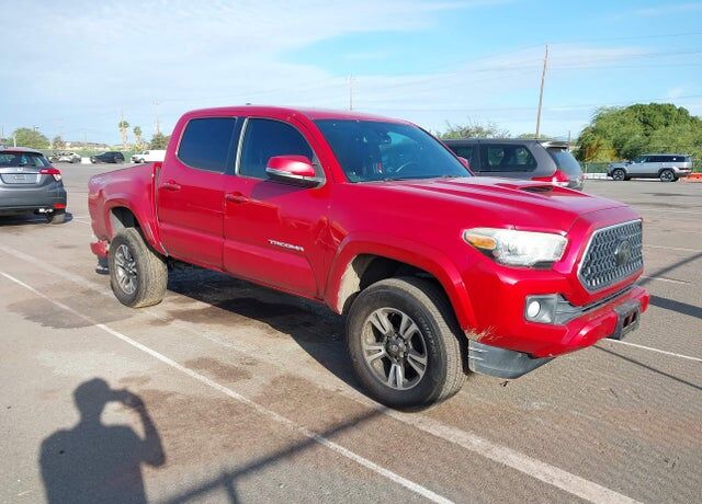 2018 TOYOTA Tacoma