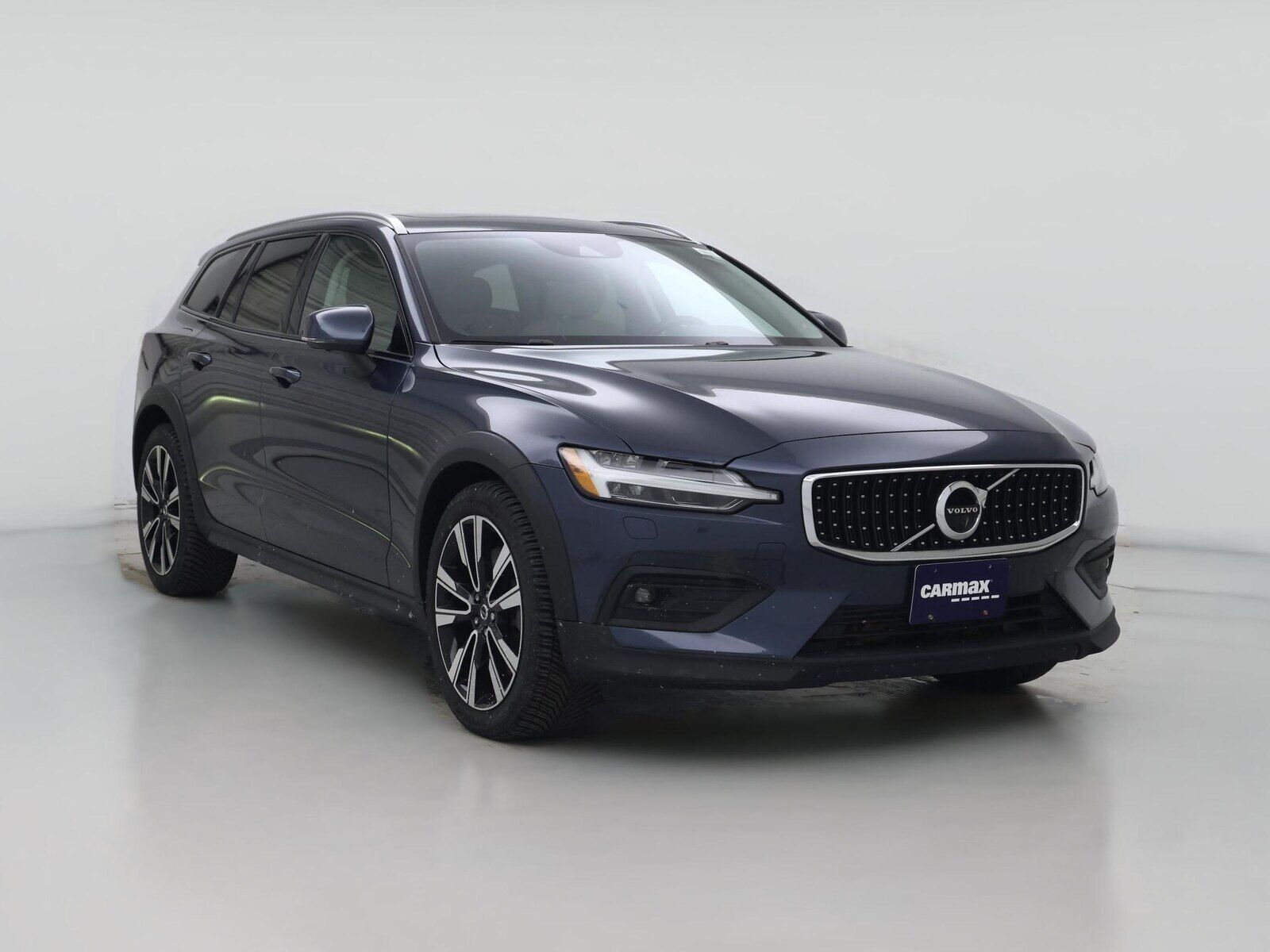 2022 VOLVO V60CC
