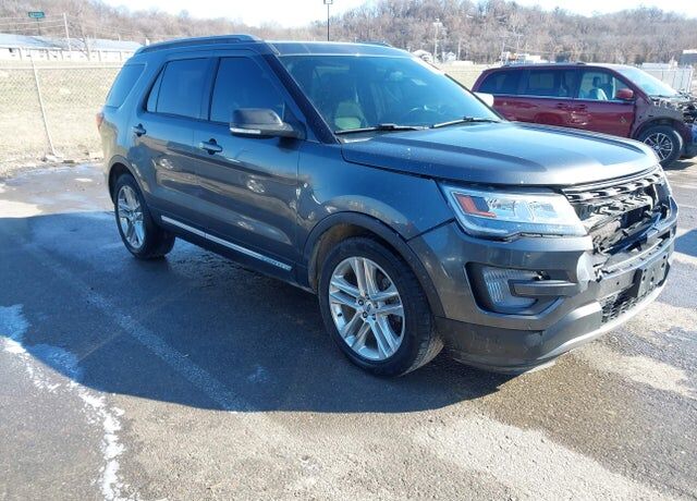 2017 FORD Explorer