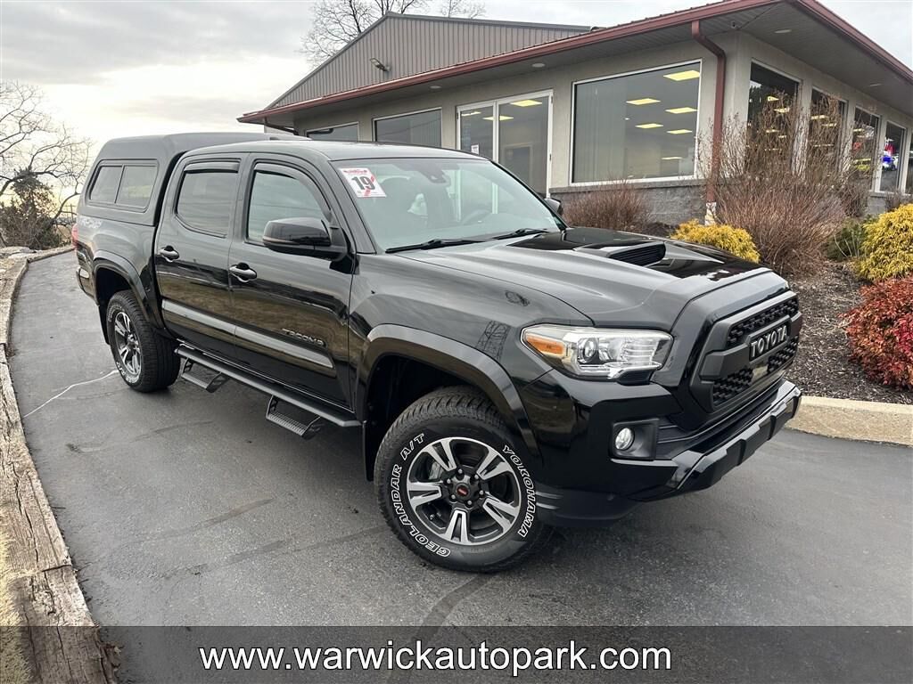 2019 TOYOTA Tacoma