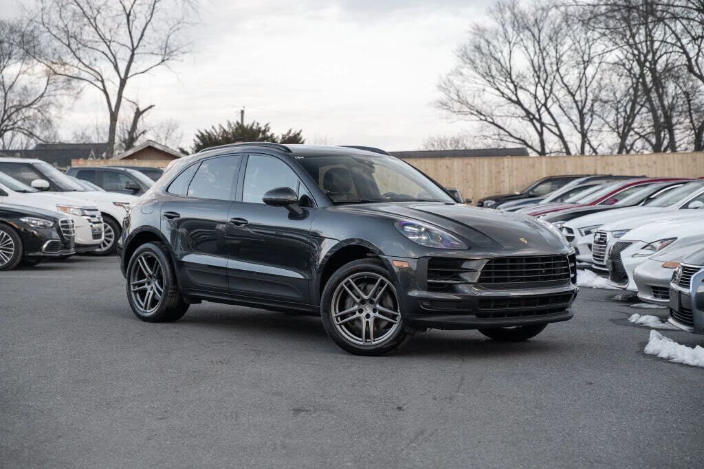 2020 PORSCHE Macan