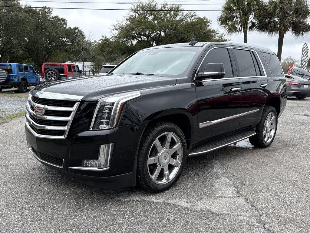 2017 CADILLAC Escalade